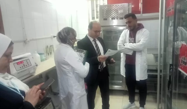 فجرًا بمستشفى طلخا.. وكيل الوزارة يرصد غيابات ونقصًا في فصائل الدم ويُحيل المقصرين للتحقيق