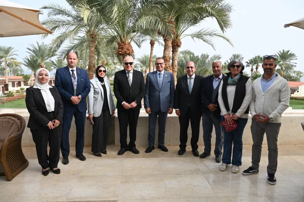 الجامعة البريطانية في مصر تدشن مشروعًا بحثيًا لتحويل المخلفات الزراعية إلى أعلاف حيوانية بنويبع 4 - جريدة الجمهورية WhatsApp Image 2026 01 29 at 4.24.23 PM 4 - جريدة الجمهورية