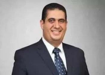 النائب وليد التمامي يطالب بخطة عاجلة لحماية الأطفال من «هوس» الهواتف الذكية