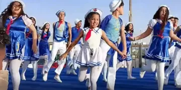 فيديو| بورسعيد تُشرق في القاهرة.. صغار «الفنون الشعبية» يخطفون الأنظار في معرض الكتاب