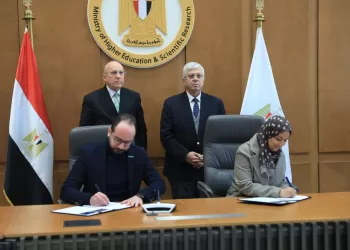 وزير التعليم العالي يوقع اتفاقية تعاون بين بنك المعرفة المصري والمجلس العربي للاختصاصات الصحية لدعم التحول الرقمي