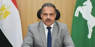 «محافظ الشرقية» يُجازي 264 موظفاً بمراكز منيا القمح وديرب نجم والقنايات لعدم الانضباط الإداري