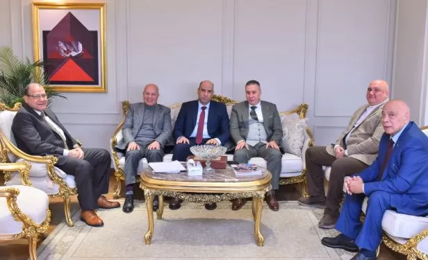 «وزير العمل» يبحث مع قيادات اتحاد عمال مصر استراتيجية تحديث سوق العمل وتعزيز الحماية الاجتماعية