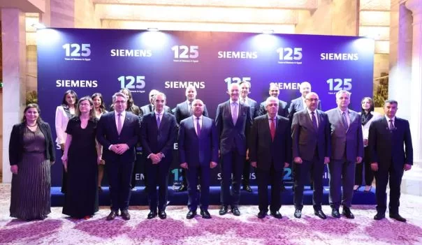 كامل الوزير يشهد احتفالية «سيمنز» بمرور 125 عاماً على تواجدها في مصر 1 - جريدة الجمهورية كامل الوزير يشهد احتفالية «سيمنز» بمرور 125 عاماً على تواجدها في مصر