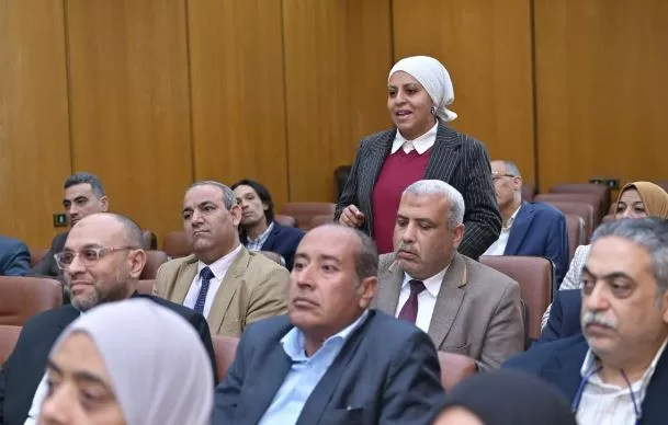 «رئيس جامعة القاهرة» يشهد ختام البرنامج التدريبي لتأهيل القيادات الإدارية 2 - جريدة الجمهورية 2 102 - جريدة الجمهورية