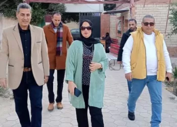 «وكيل تعليم مطروح» تتفقد المدارس وتوجه بتبصير الطلاب بالمشروعات القومية