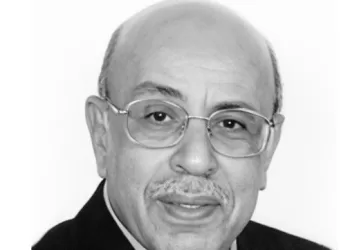 جامعة القاهرة تنعي المفكر والقانوني البارز «الدكتور مفيد شهاب»