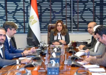وزيرة التنمية المحلية تبحث مع «كلين كربون» إنتاج وقود عالى الجودة من المخلفات لدعم صناعة الأسمنت وإزالة الكربون