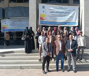 طلاب جامعة العاصمة الوافدون يشاركون في فعاليات المعرض السنوي العاشر للكتاب