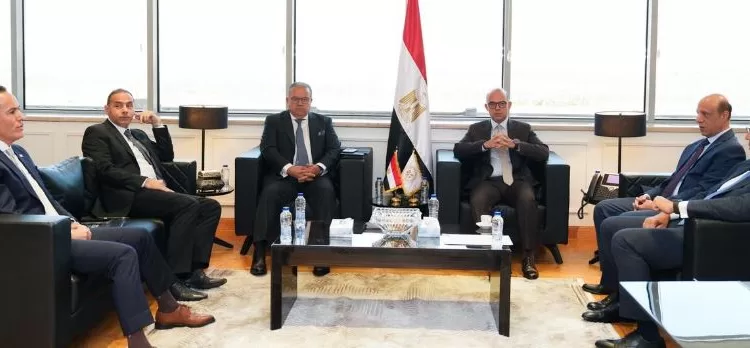 وزير الاستثمار يقود تحركاً موسعاً للربط «الإلكتروني» بين جهات الدولة لتيسير خدمات المستثمرين 1 - جريدة الجمهورية وزير الاستثمار يقود تحركاً موسعاً للربط «الإلكتروني» بين جهات الدولة لتيسير خدمات المستثمرين