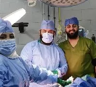 فريق طبي بمستشفى أجا المركزي ينقذ حياة طفل بعد جراحتين دقيقتين في المخ