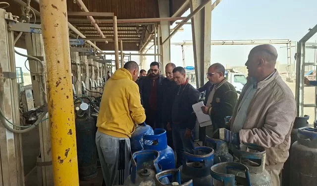 حملة تفتيشية على محطات الوقود وتعبئة البوتاجاز بالفيوم 1 - جريدة الجمهورية حملة تفتيشية على محطات الوقود وتعبئة البوتاجاز بالفيوم