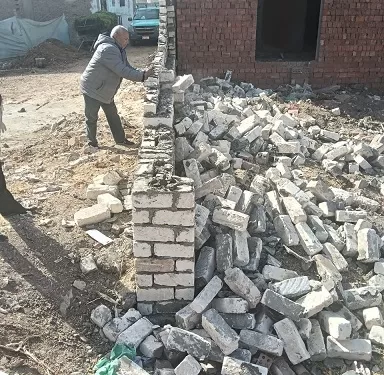 إزالة 37 حالات بالبناء المخالف على الأراضى الزراعية بالشرقية