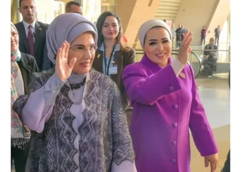 السيدة انتصار السيسي: سعدت بمرافقة أمينة أردوغان في جولة داخل أروقة المتحف المصري الكبير| صور