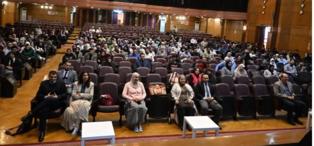 بحضور المدير التنفيذي لمستشفيات جامعة القاهرة..قصر العيني يحتفي بأطباء الامتياز بنظام (5+2) 6 - جريدة الجمهورية 6 31 - جريدة الجمهورية