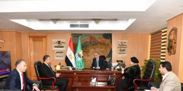 محافظ الفيوم يبحث مع وفد المجلس القومي لحقوق الإنسان تعزيز أداء الخدمات وتحسين جودة الحياة للمواطنين