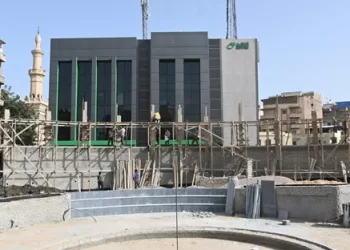 بأيدٍ مصرية.. ميدان «العزيز عثمان» يتزين بأمجاد «رشيد» التاريخية قبل افتتاحه 2 - جريدة الجمهورية بأيدٍ مصرية.. ميدان «العزيز عثمان» يتزين بأمجاد «رشيد» التاريخية قبل افتتاحه