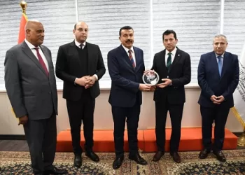 وزير الشباب والرياضة يوجه بتكثيف الأنشطة وتعزيز الربط بين مراكز الشباب