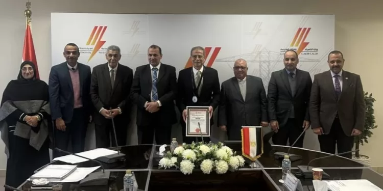 رئيس نقابة المرافق: كوادر المنصة الموحدة لخدمات الكهرباء ركيزة أساسية في تنفيذ خطة الدولة لتطوير الخدمات