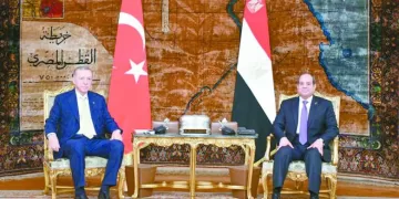 بيراميدز يخشى نزيف النقاط.. وسموحة ينافس الكبار