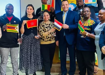 أيمن عدلي: المسؤولية المهنية «صمام أمان» الصحافة الأفريقية في مواجهة فوضى العصر الرقمي