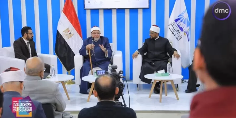 محذرًا من «الفتاوى الإلكترونية»: «خالد الجندي» يؤكد على دور الأسرة كحصن أول لمواجهة التطرف