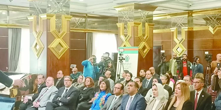 «صبحى» يطلق شارة بدء النسخة 12 من ماراثون القاهرة الدولى