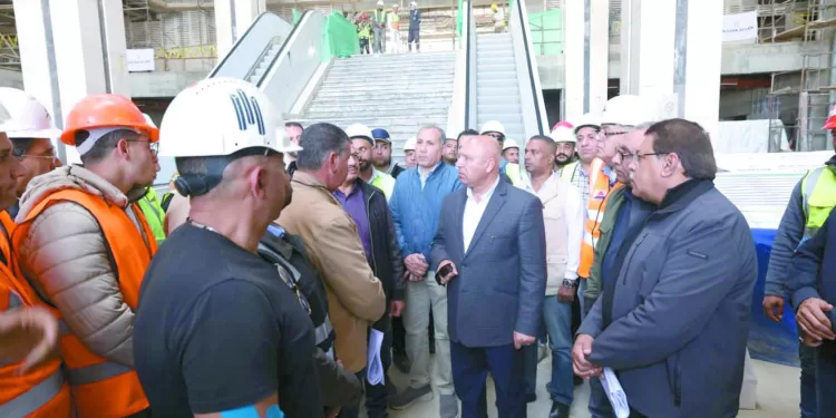 «الوزير» يتفقد الخط الأول للقطار الكهربائى السريع «السخنة- العلمين- مطروح» 1 - جريدة الجمهورية المصرى يخسر من «كايزر» وموقفه صعب فى البطولة الإفريقية