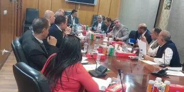 «الصناعات النسيجية» تبحث آليات تحديث المصانع للتصدير.. وتفعيل الشراكة مع «قطاع الأعمال»