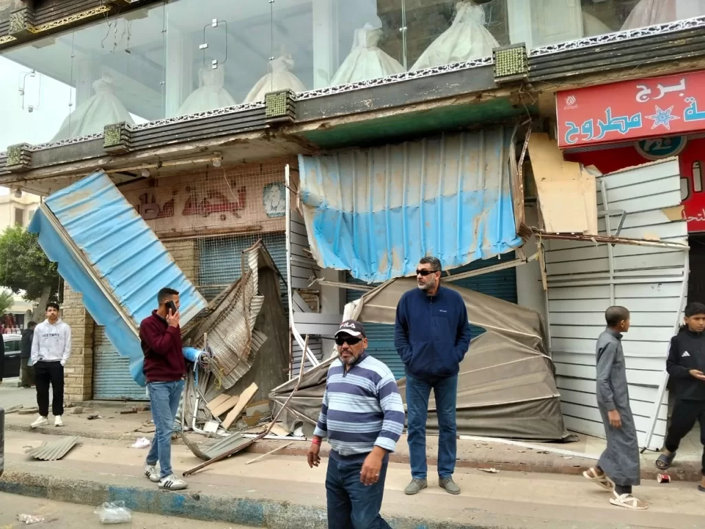إزالة «التند» ورفع الإشغالات والحواجز أمام المحال التجارية بمطروح 6 - جريدة الجمهورية WhatsApp Image 2026 02 10 at 1.32.11 PM - جريدة الجمهورية
