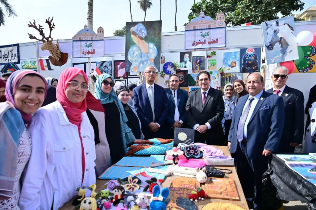 بين الفن والعلم.. هكذا استقبلت جامعة القاهرة طلابها في أول أيام الفصل الدراسي الثاني 4 - جريدة الجمهورية WhatsApp Image 2026 02 10 at 11.32.36 AM - جريدة الجمهورية