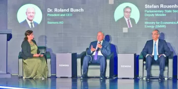 «الجبلاية» تشيد بمنتخب الصالات.. وتنفى خطاب «الأبيض»