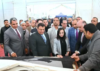 محافظ البحيرة تفتتح معرض «أهلاً رمضان» بدمنهور بتخفيضات تصل لـ 40%