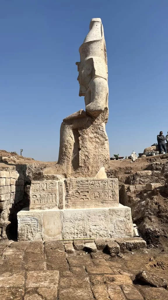 الانتهاء من أعمال ترميم وإقامة تمثال «الملك رمسيس الثاني» بالأشمونين في المنيا 4 - جريدة الجمهورية WhatsApp Image 2026 02 11 at 5.36.32 PM - جريدة الجمهورية