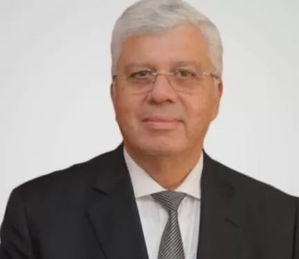 شكر وتهنئة.. عميد طب قصر العيني يحيي «عاشور» ويرحب بـ «قنصوه» وزيراً للتعليم العالي