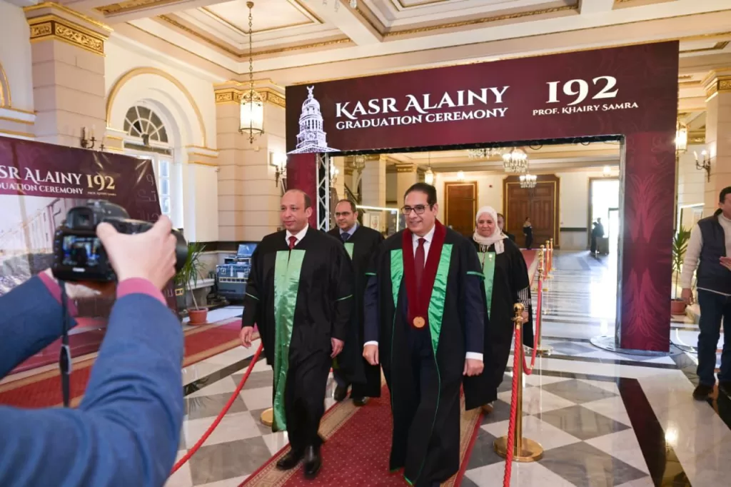 في احتفالية كبيرة بجامعة القاهرة.. تخريج الدفعة 192 بطب قصر العيني «دفعة الدكتور خيري السمرة» 2 - جريدة الجمهورية WhatsApp Image 2026 02 13 at 11.54.13 AM 1 - جريدة الجمهورية
