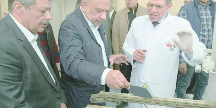 مبادرة‭ ‬الرئيس‭ ‬السيسى”100‭ ‬مليون‭ ‬صحة” ‭  ..‬أيقونة‭ ‬عربية‭ ‬لرعاية‭ ‬المواطن