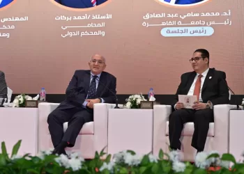 رئيس جامعة القاهرة يدير الجلسة الأولى لمؤتمر التحكيم: «الإنشاءات الدولية» عقود معقدة تتطلب كوادر تجمع بين القانون والهندسة