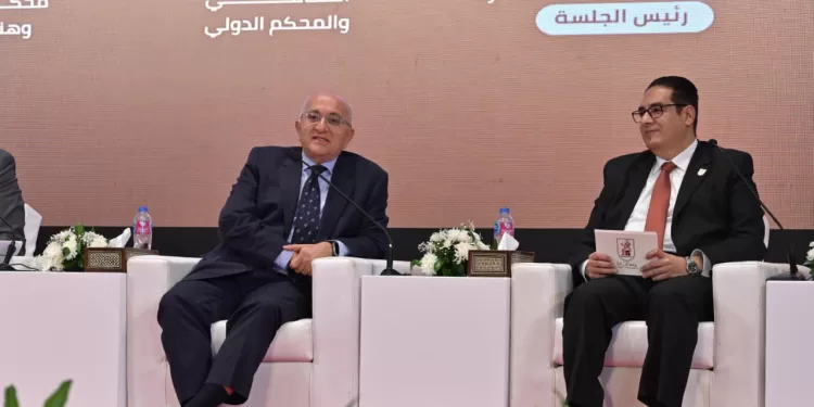 رئيس جامعة القاهرة يدير الجلسة الأولى لمؤتمر التحكيم: «الإنشاءات الدولية» عقود معقدة تتطلب كوادر تجمع بين القانون والهندسة