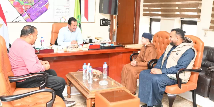 رئيس جهاز العاشر من رمضان يكرّم القارئ محمد القلاجي لتميزه في «دولة التلاوة»