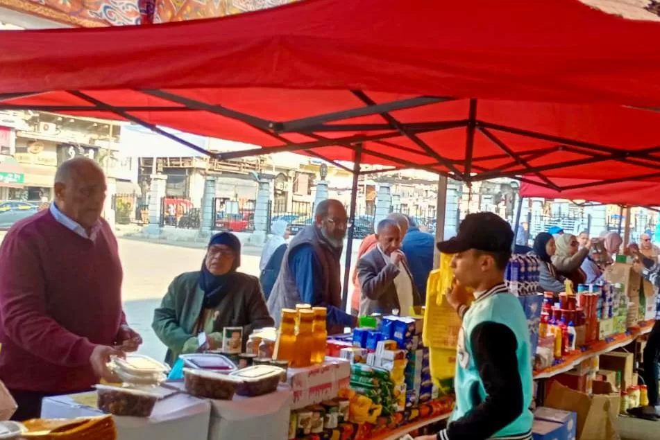 الإسكندرية تستعد لرمضان بـ 523 منفذًا ثابتًا ومتحركًا لبيع المواد الغذائية بأسعار أقل بـ 30% عن الأسواق 3 - جريدة الجمهورية WhatsApp Image 2026 02 14 at 8.52.19 PM - جريدة الجمهورية