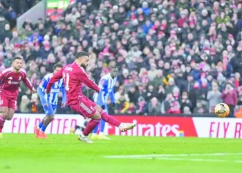 «الملك المصرى» يستعيد عرشه 2 - جريدة الجمهورية رحيل «عواد» و«شيكوبانزا» عن القلعة البيضاء