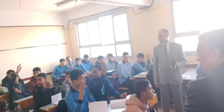 قيادات التعليم بالبحيرة تتابع الانضباط المدرسي مع بدء الفصل الثاني 1 - جريدة الجمهورية قيادات التعليم بالبحيرة تتابع الانضباط المدرسي مع بدء الفصل الثاني