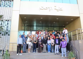 «إعلام عين شمس» تُطلق مبادرة «معًا يوم بلا شاشات» لتعزيز الوعي الرقمي لدى الطلاب