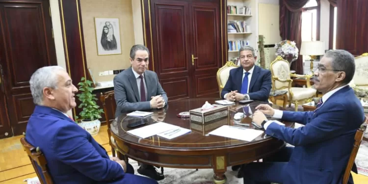 وزير الاستثمار: نستهدف تحويل مصر إلى منصة إقليمية لصناعة السيارات وتسهيل نفاذ الصادرات للأسواق العالمية