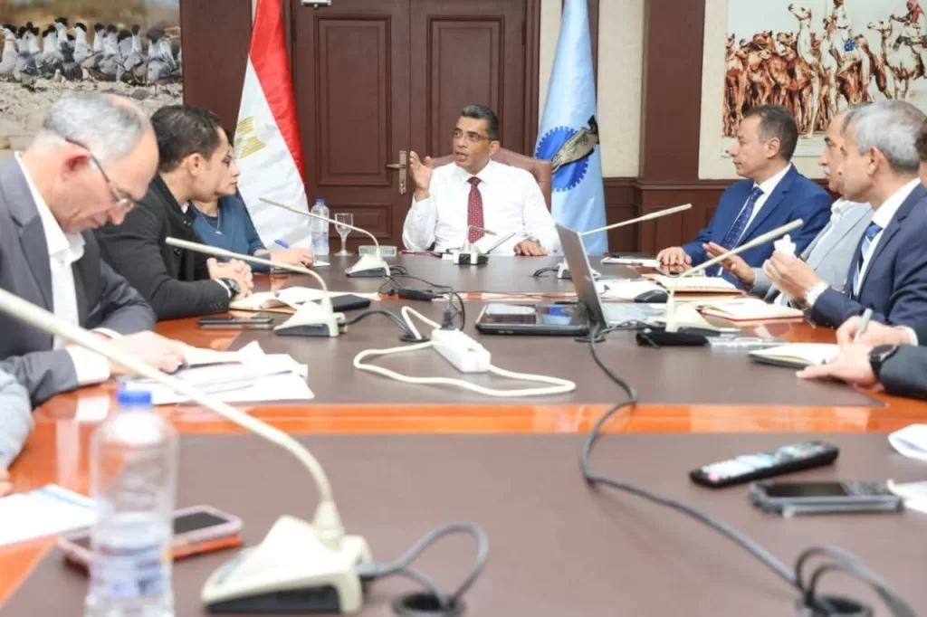 محافظ البحر الأحمر يبدأ مهامه باجتماع موسع لمتابعة مشروعات المياه والصرف الصحي 2 - جريدة الجمهورية WhatsApp Image 2026 02 17 at 8.02.04 PM 2 - جريدة الجمهورية