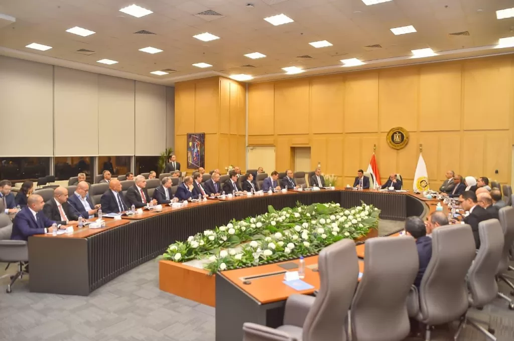 وزيرا «الاستثمار» و«الصناعة» يضعان خارطة طريق لتنمية الصادرات في اجتماع موسع مع المجالس التصديرية 4 - جريدة الجمهورية WhatsApp Image 2026 02 18 at 5.06.35 PM 1 - جريدة الجمهورية