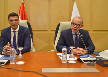 وزيرا «الاستثمار» و«الصناعة» يضعان خارطة طريق لتنمية الصادرات في اجتماع موسع مع المجالس التصديرية 2 - جريدة الجمهورية وزير الصناعة يهنئ الرئيس السيسي والشعب المصري بحلول شهر رمضان المبارك