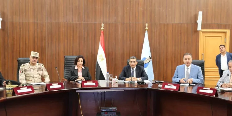 محافظ البحر الأحمر يعقد أول مجلس تنفيذي ويعلن رفع درجة الاستعداد القصوى لاستقبال رمضان