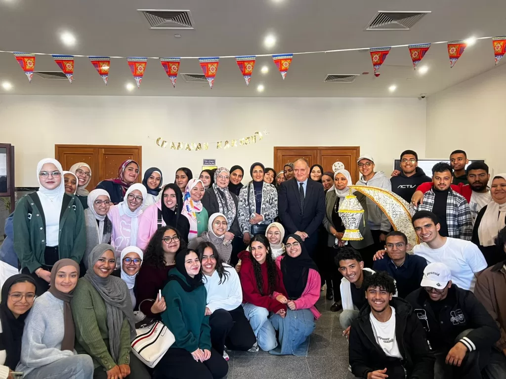 طلاب جامعة القاهرة الأهلية يحيون الأجواء الرمضانية في مشهد يعكس روح الأسرة الواحدة 4 - جريدة الجمهورية WhatsApp Image 2026 02 19 at 9.53.23 AM 3 - جريدة الجمهورية